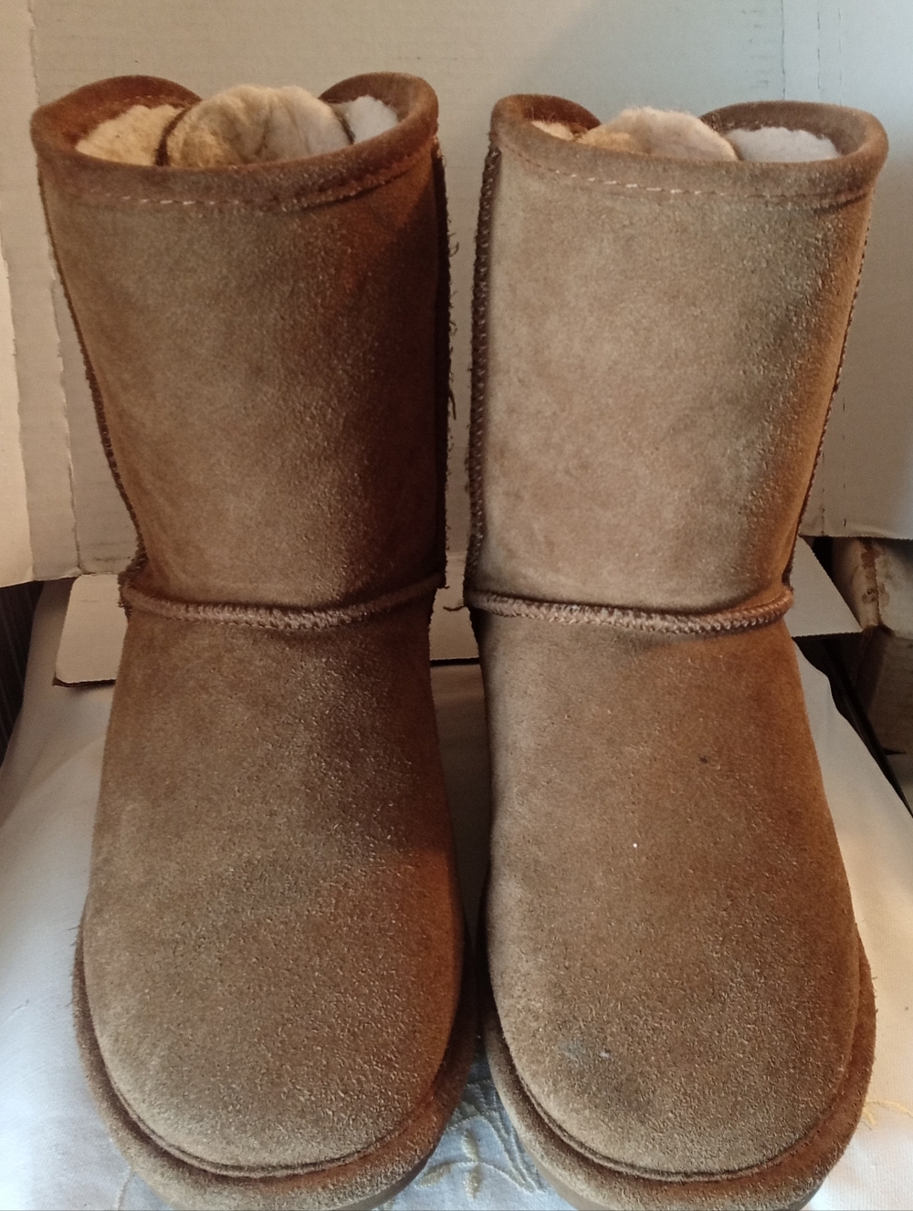 Nice! BearPaw  Elisabeth II Ribbon Tie Suede Boots Size 7 - Picture 3 of 6